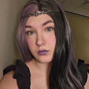 Meet your Posher, Ione